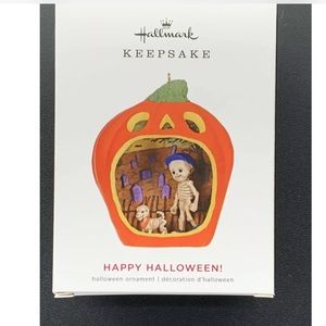 NEW 2019 Hallmark “ Happy Halloween “ Graveyard Ornament 7th In Series of 9.